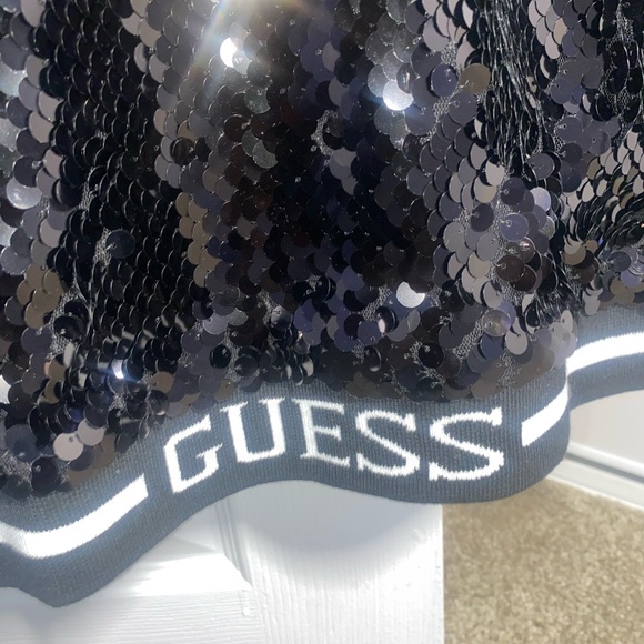 GUESS - Picture 4 of 4